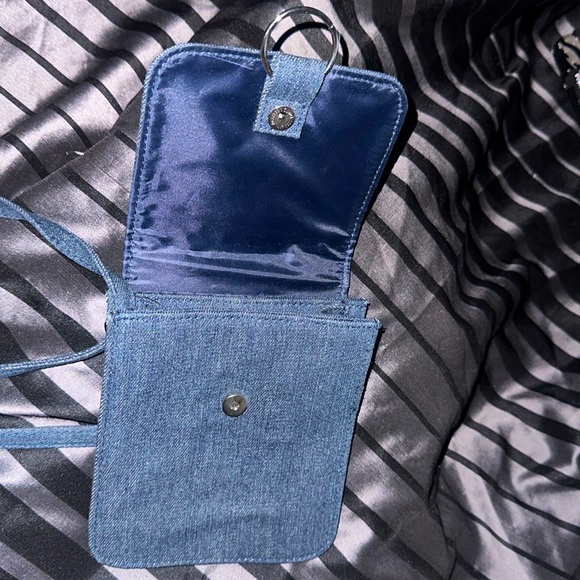 S/M Denim Crossbody. BRAND NEW NEVER WORN! Lmk if you're interested - Picture 3 of 4